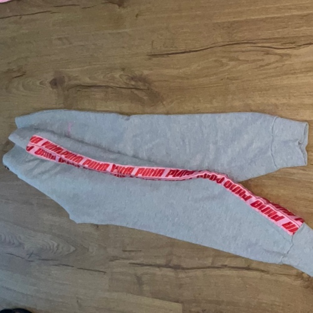 Puma girls sweat pants size large